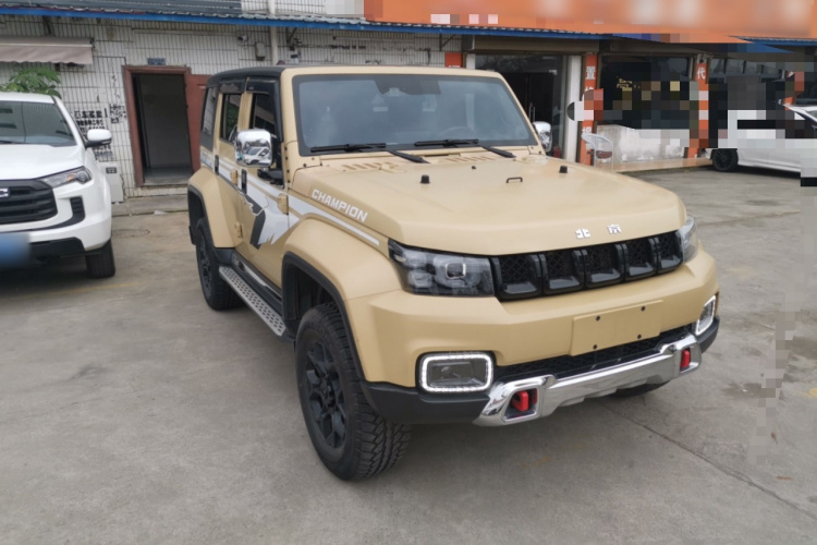 北京BJ40 2019款 2.3T 自动四驱环塔冠军版 国VI车身外观3