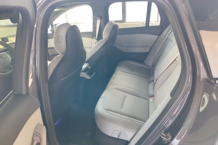 蔚来ES6 2024款 75kWh中控内饰7004