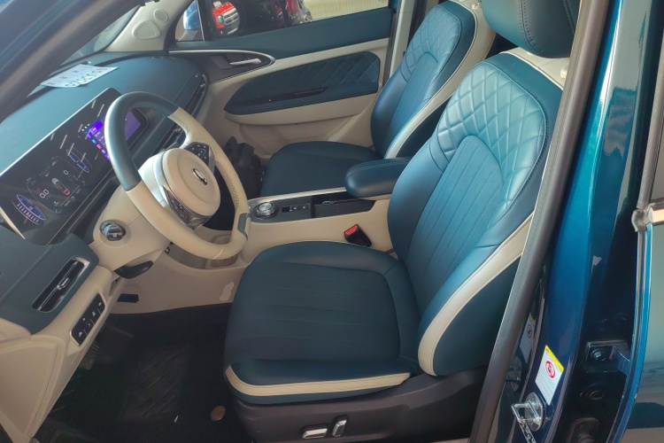 欧拉好猫 2022款 莫兰迪版 400km标准续航 豪华型 磷酸铁锂中控内饰19