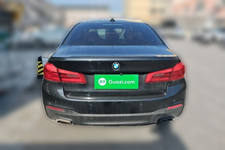 宝马5系 2019款 改款 530Li 领先型 M运动套装车身外观6