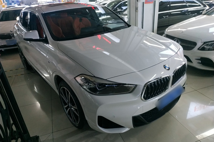 宝马X2 2020款 sDrive25i 尊享型M运动套装车身外观3