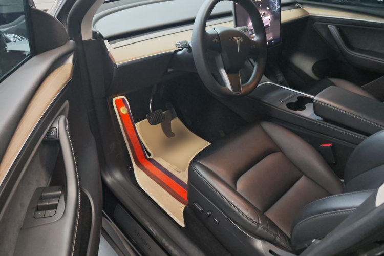 特斯拉 Model Y 2022款 改款 后轮驱动版中控内饰20