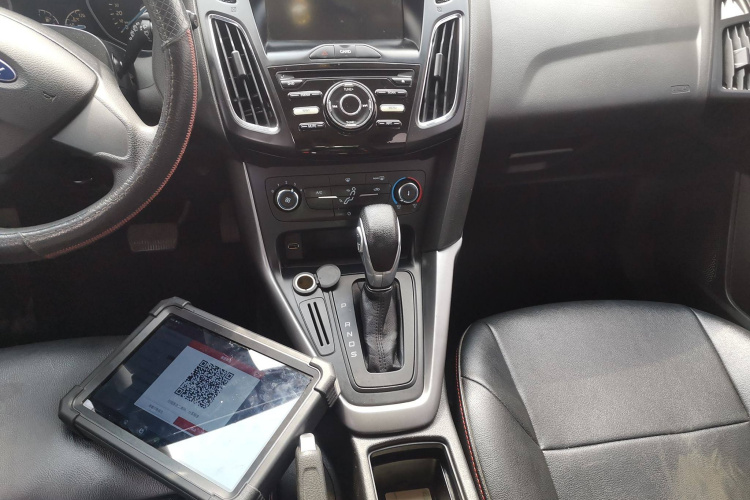 福特 福克斯 2017款 两厢 1.6L 自动舒适型智行版局部细节18