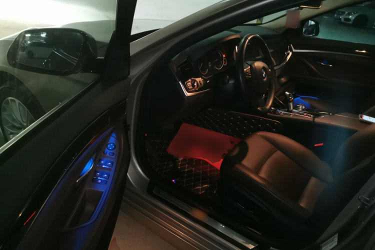 宝马5系 2014款 525Li 豪华设计套装中控内饰20