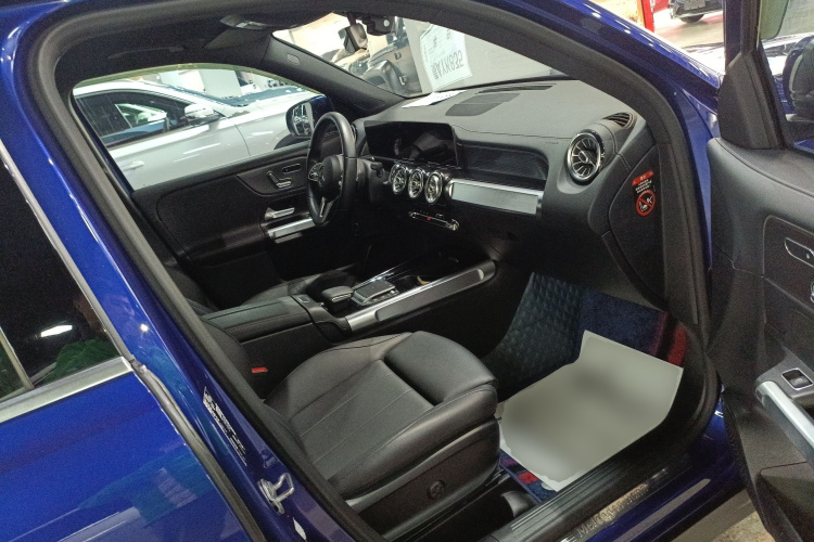 奔驰GLB 2020款 改款 GLB 200 时尚型局部细节41