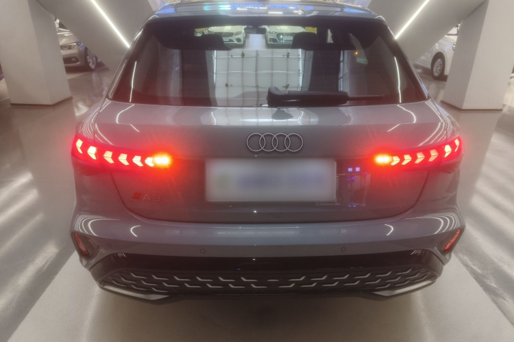 奥迪A3 2025款 Sportback 35TFSI 飞驰尊享型车身外观6004