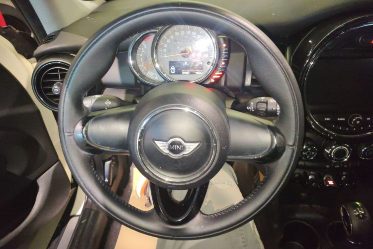 MINI 2015款 1.2T ONE 五门版局部细节13