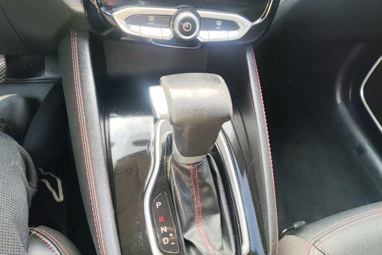 中华V3 2017款 1.5L 自动精英型局部细节18