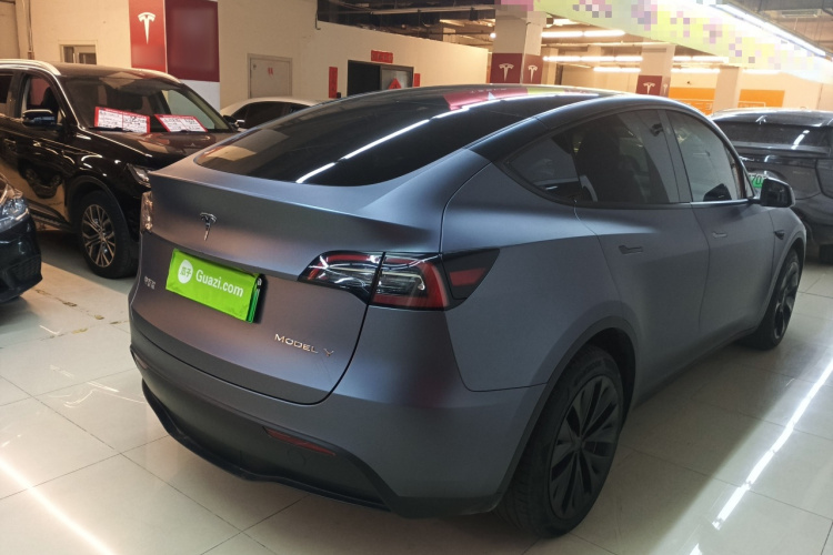 特斯拉 Model Y 2022款 改款 长续航全轮驱动版车身外观7