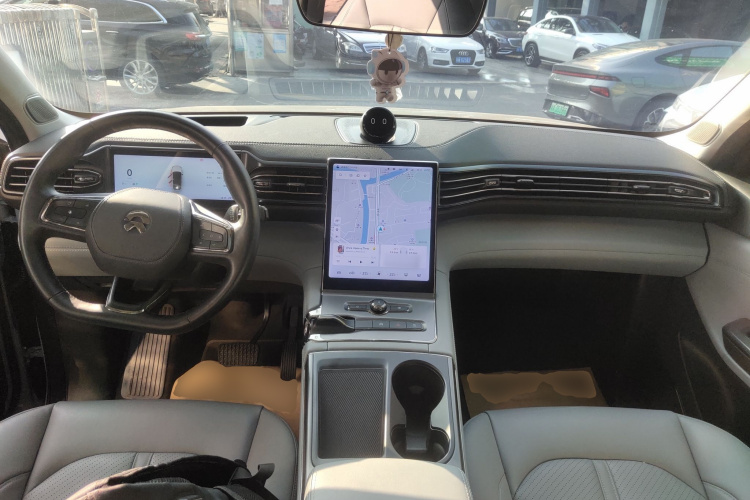 蔚来ES6 2020款 420KM 运动版中控内饰7002