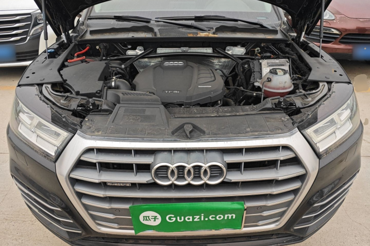 奥迪Q5L 2018款 40 TFSI 荣享时尚型 国V机舱底盘24