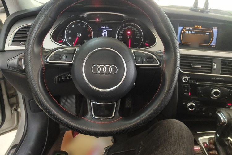 奥迪A4L 2015款 35 TFSI 自动舒适型局部细节13