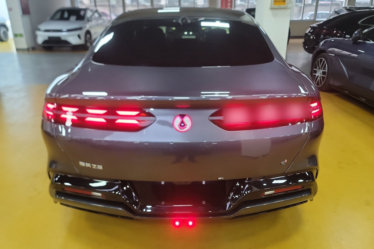 腾势Z9 2024款 1100km 四驱Ultra版车身外观6