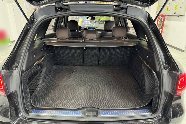 奔驰GLC 2020款 GLC 260 L 4MATIC 动感型中控内饰7010