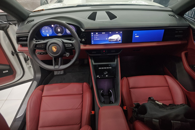 保时捷 Macan新能源 2024款 Macan 长续航版中控内饰12