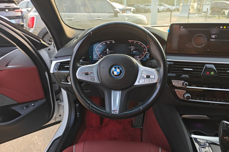 宝马5系新能源 2022款 改款二 535Le M运动套装中控内饰13