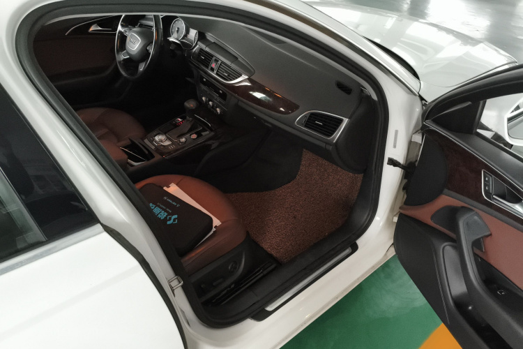 奥迪A6L 2014款 30 FSI 技术型局部细节9005