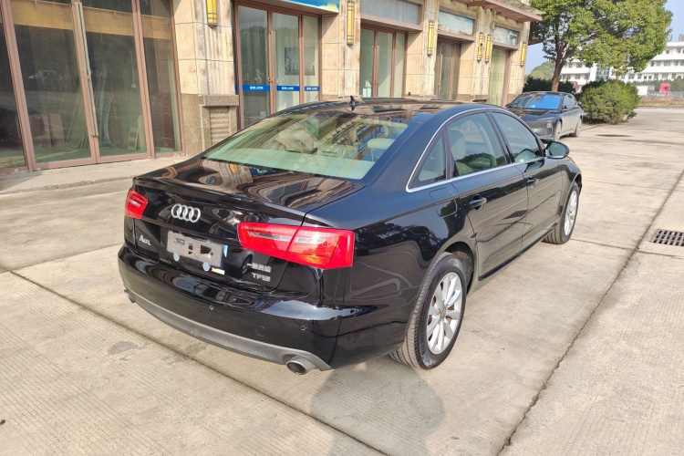 奥迪A6L 2015款 TFSI 百万纪念智领型车身外观7