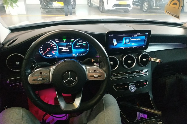 奔驰C级 2021款 C 260 L 运动星耀臻藏版中控内饰12