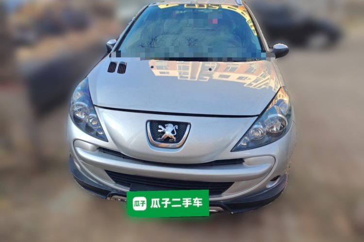 标致207 2013款 CROSS 1.4L 手动驭乐型车身外观2