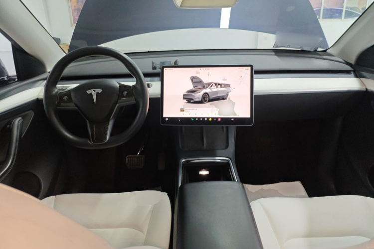 特斯拉 Model Y 2022款 后轮驱动版中控内饰7002