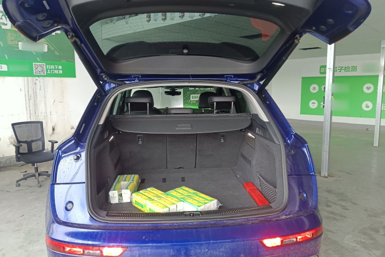 奥迪Q5L 2018款 45 TFSI 尊享运动型 国V局部细节23