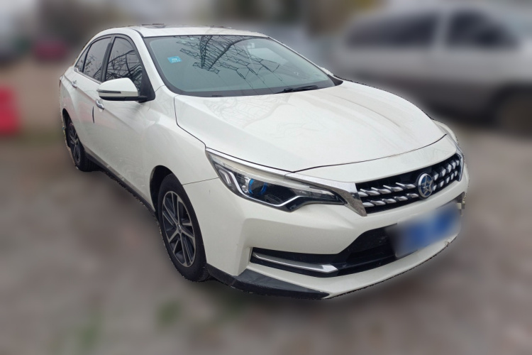 启辰D60 2018款 1.6L 手动智联精英版车身外观3