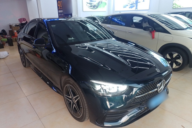 奔驰C级 2023款 C 260 L 皓夜运动版车身外观3
