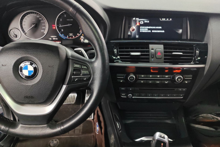 宝马X4 2014款 xDrive20i X设计套装中控内饰7002