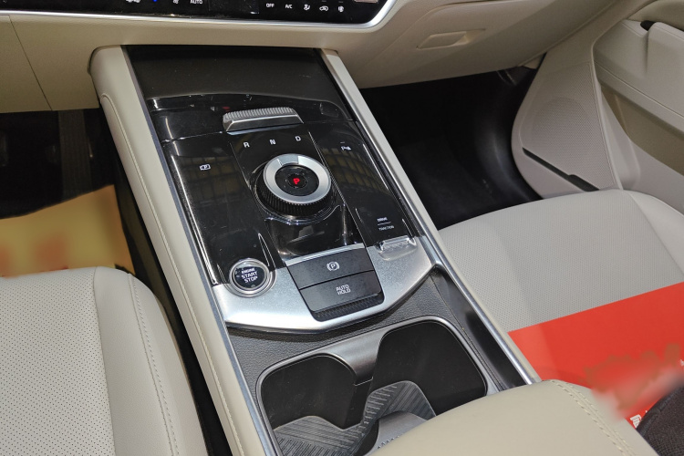 起亚 狮铂拓界 2023款 1.5T 两驱尊贵版局部细节18