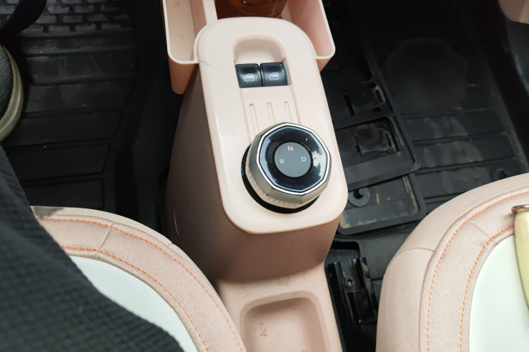 吉利银河 2023款 熊猫mini 200km 耐力熊局部细节18