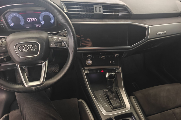 奥迪Q3 2019款 35 TFSI 进取动感型中控内饰7002