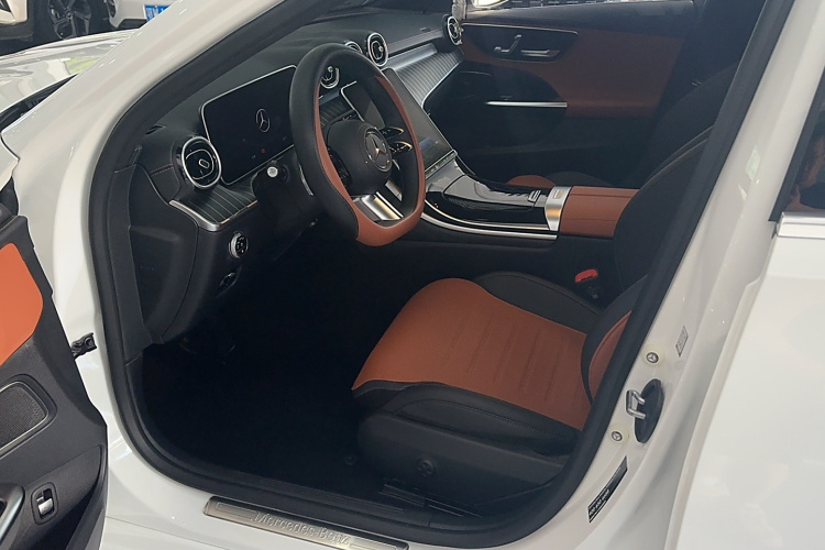 奔驰C级 2024款 C 200 L 运动版局部细节19