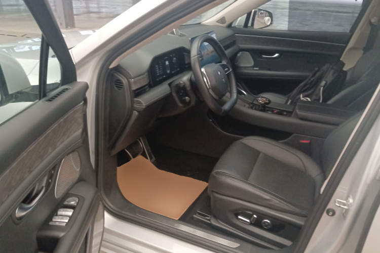 鸿蒙智行 问界M5 2022款 增程四驱旗舰版中控内饰7003