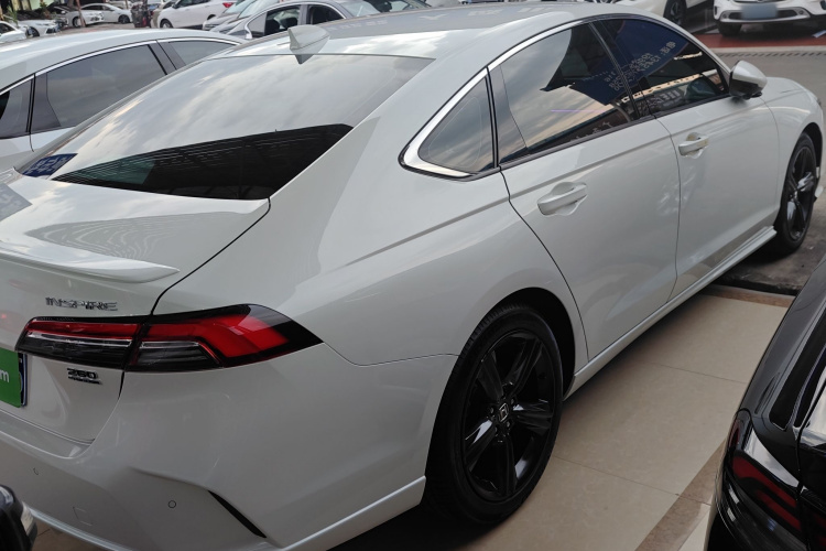 本田 英仕派 2023款 260TURBO 精致版车身外观7