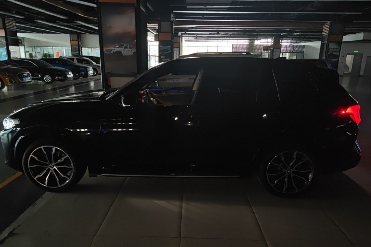 宝马X3 2023款 xDrive30i 领先型 M曜夜套装车身外观6003