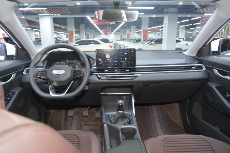 吉利汽车 帝豪 2025款 第4代 1.5L 手动星耀版中控内饰7001