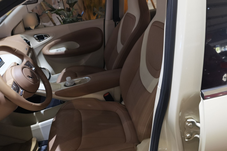 五菱汽车 五菱缤果 2025款 333km 灵犀互联款中控内饰19