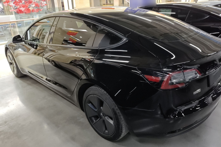 特斯拉 Model 3 2021款 标准续航后驱升级版 3D6车身外观4