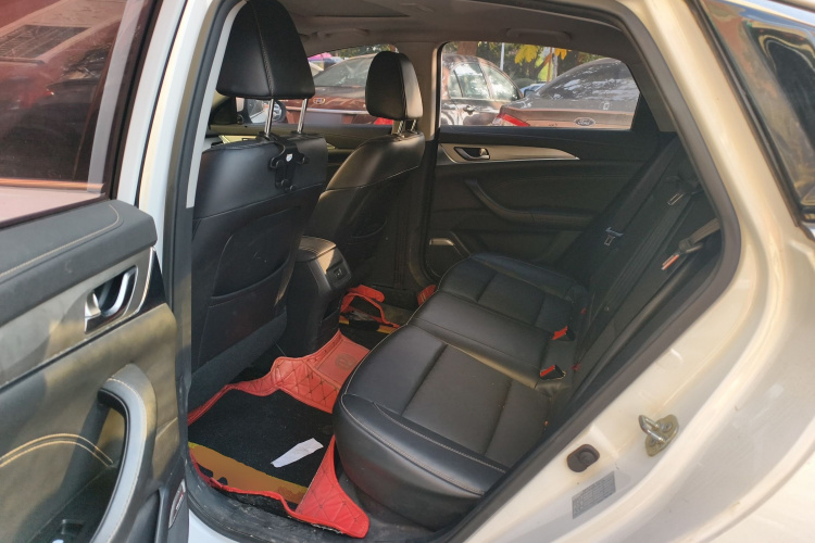 长安 逸动 2019款 高能版 1.6L GDI 手动先锋型 国VI中控内饰7004