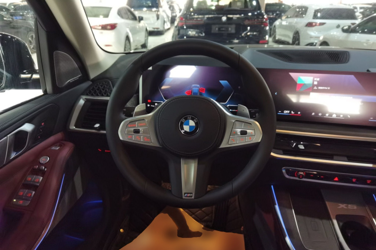 宝马X5 2026款 xDrive 30Li 尊享型M运动曜夜套装中控内饰13