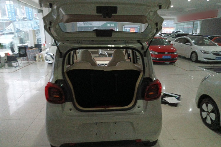 五菱汽车 宏光MINIEV 2025款 四门版 进阶款机舱底盘23