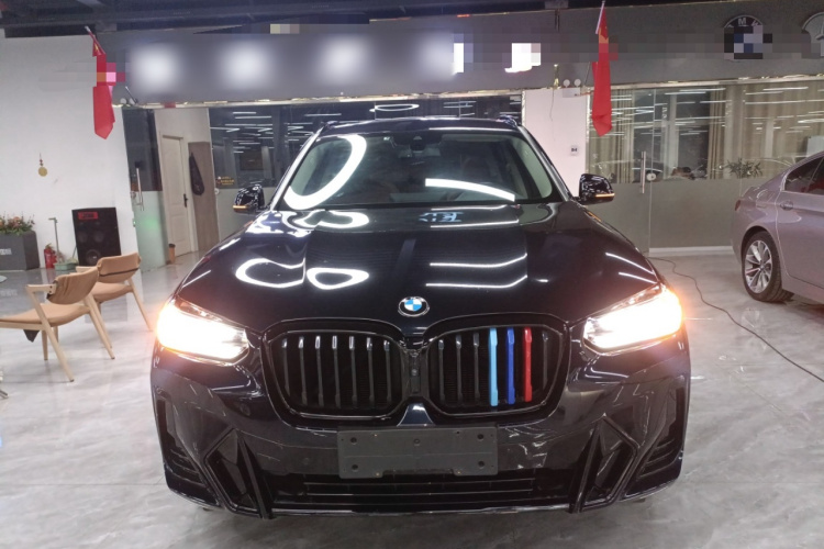 宝马X3 2022款 改款 xDrive30i 领先型 M曜夜套装车身外观2