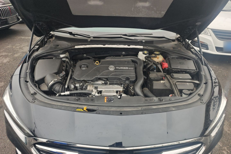 别克 君越 2022款 552T 豪华型机舱底盘24