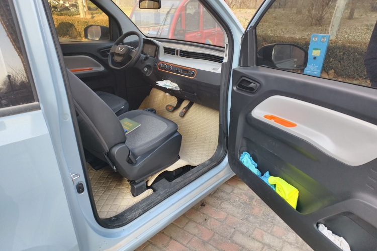 五菱汽车 宏光MINIEV 2020款 自在款 三元锂局部细节9005