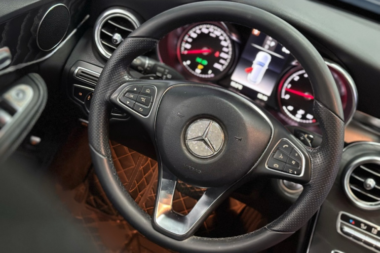 奔驰C级(进口) 2018款 C 200 旅行轿车中控内饰7002