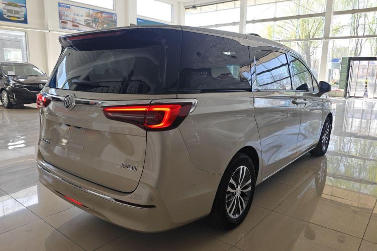 别克GL8 2020款 ES陆尊 653T 尊享型车身外观7