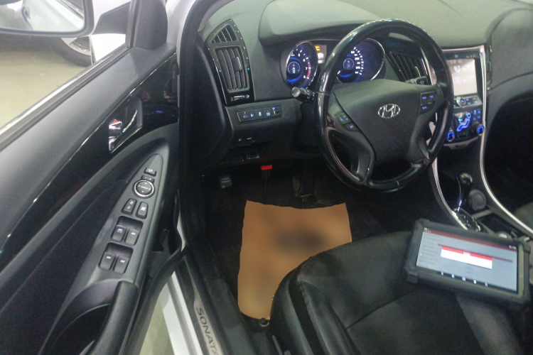 现代 索纳塔 2015款 经典 2.0L 自动豪华版中控内饰7003