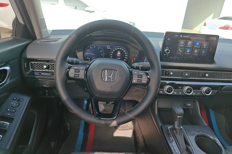 本田 思域 2023款 240TURBO CVT劲势版中控内饰13
