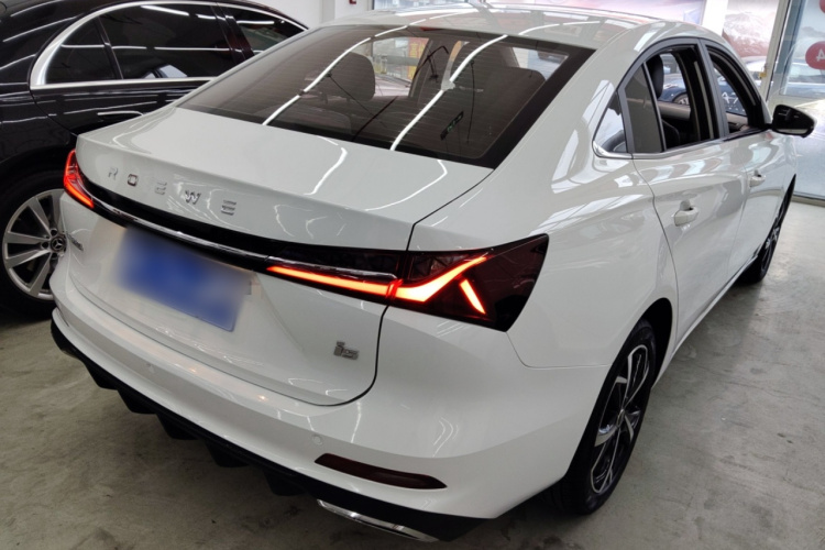 荣威i5 2024款 1.5L CVT尊荣版车身外观7